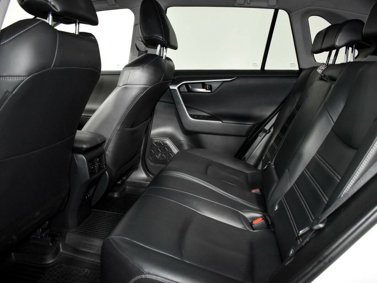 Купить Toyota RAV4 с пробегом. Фото: #10