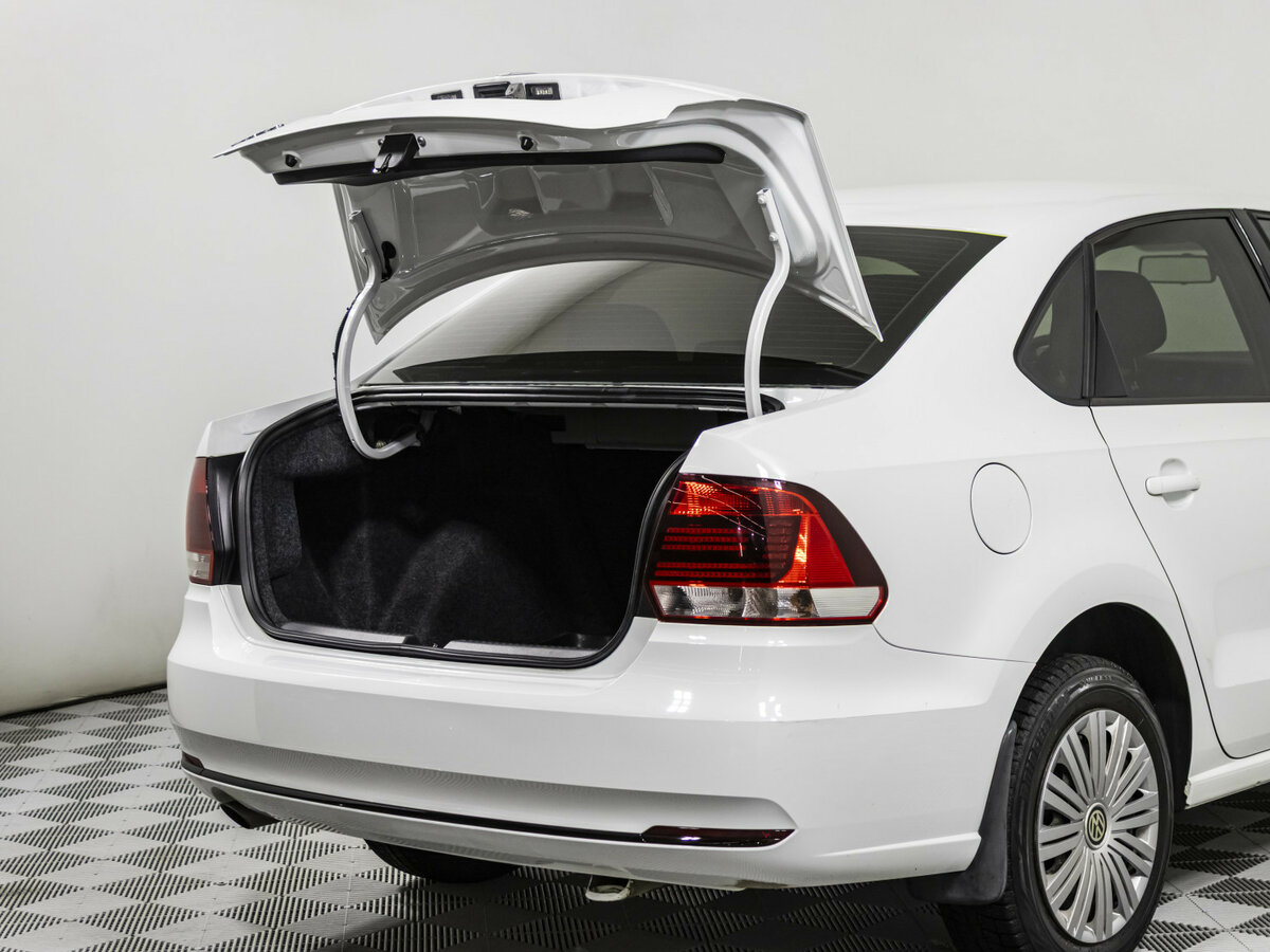 Купить Volkswagen Polo с пробегом. Фото: #12