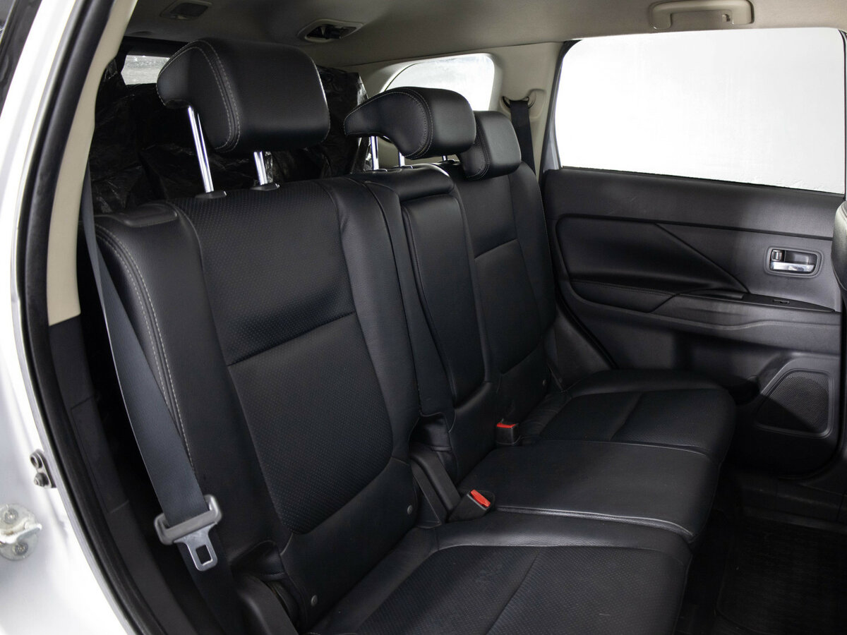 Купить Mitsubishi Outlander с пробегом. Фото: #9