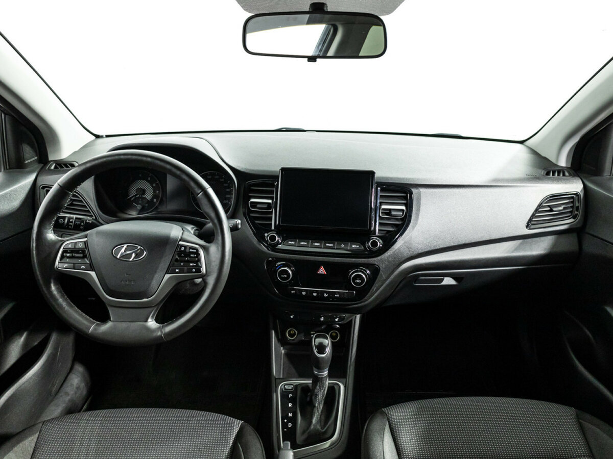 Купить Hyundai Solaris с пробегом. Фото: #12