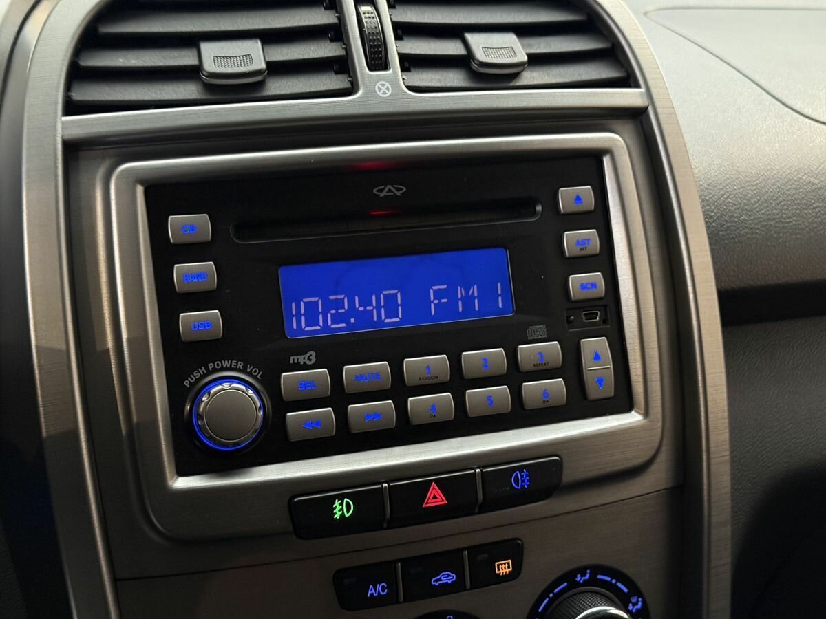 Купить Chery Tiggo (T11) с пробегом. Фото: #11