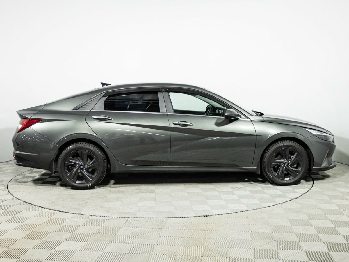 Купить Hyundai Elantra с пробегом. Фото: #3