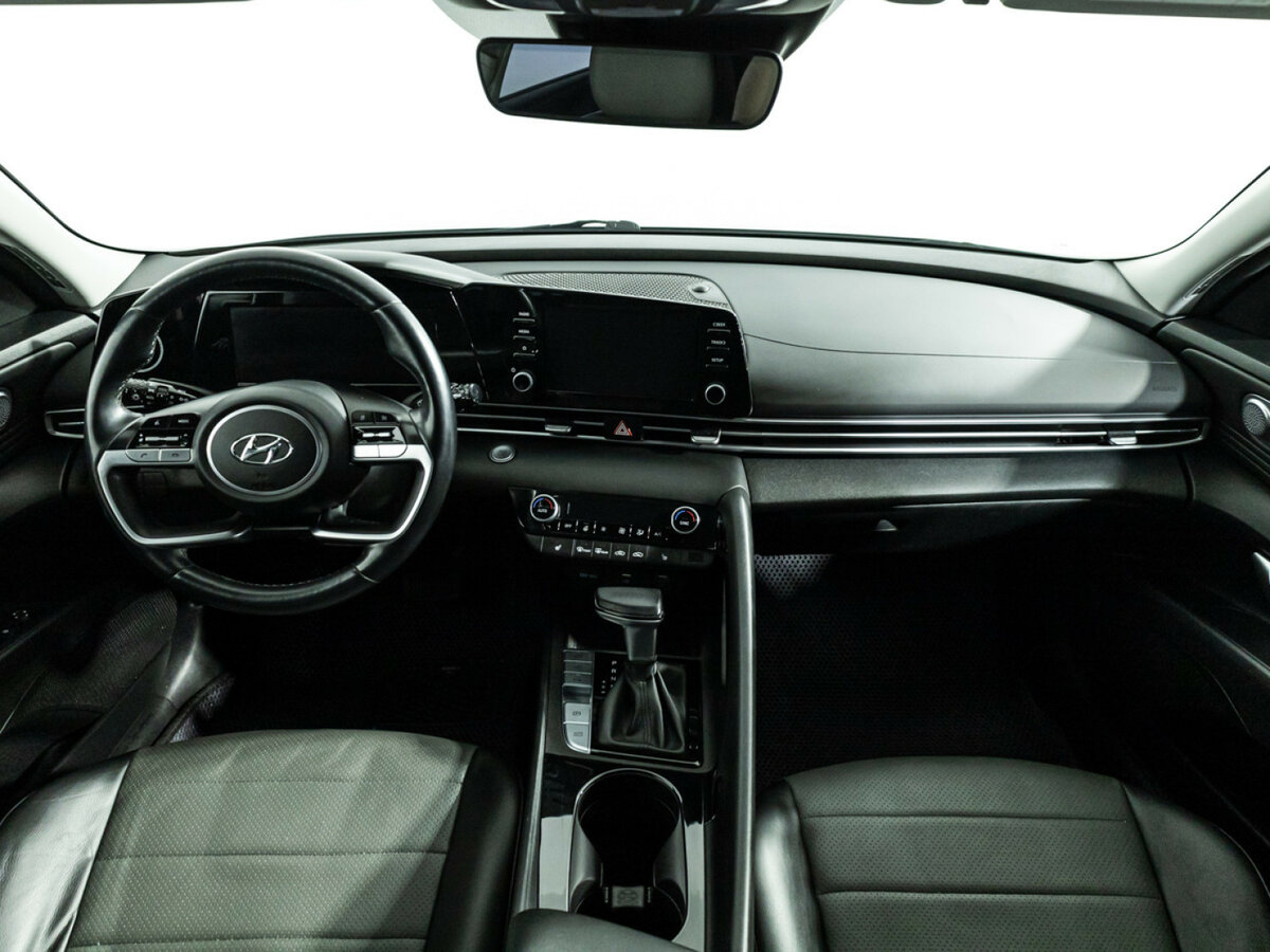 Купить Hyundai Elantra с пробегом. Фото: #12