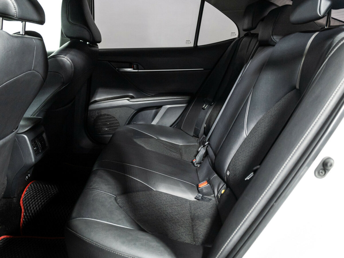 Купить Toyota Camry с пробегом. Фото: #8
