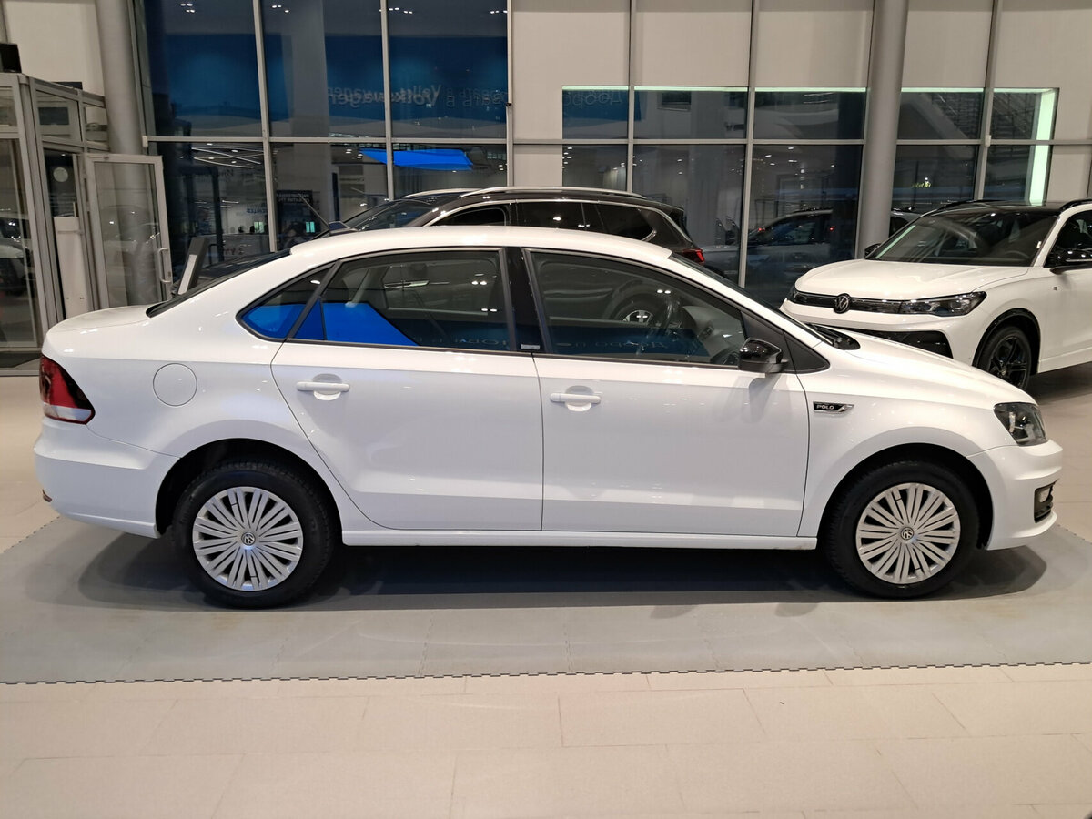 Купить Volkswagen Polo с пробегом. Фото: #3