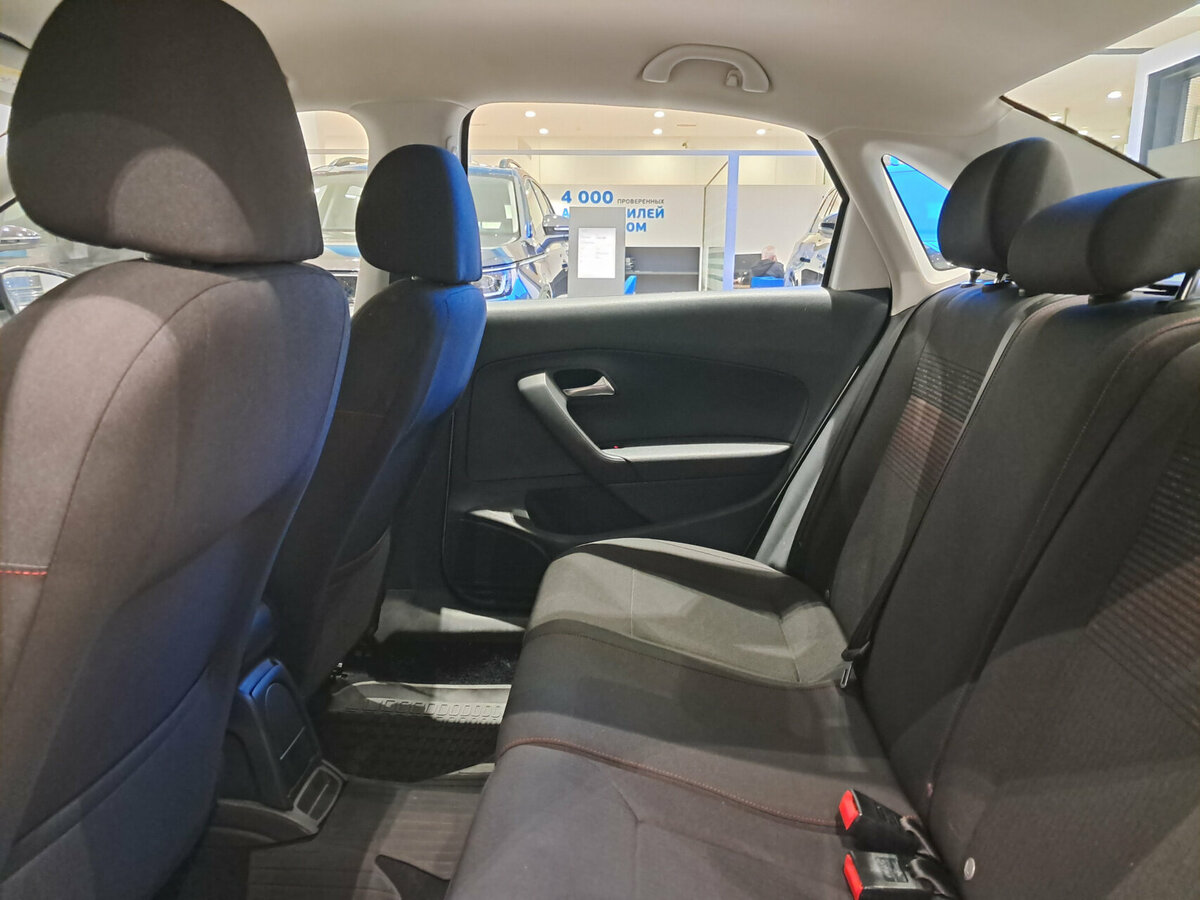 Купить Volkswagen Polo с пробегом. Фото: #11