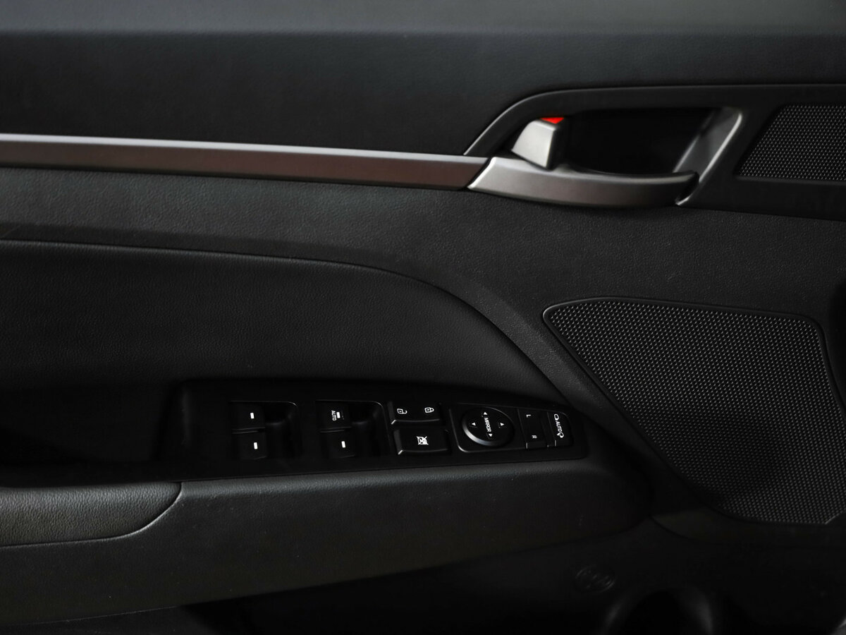 Купить Hyundai Elantra с пробегом. Фото: #15