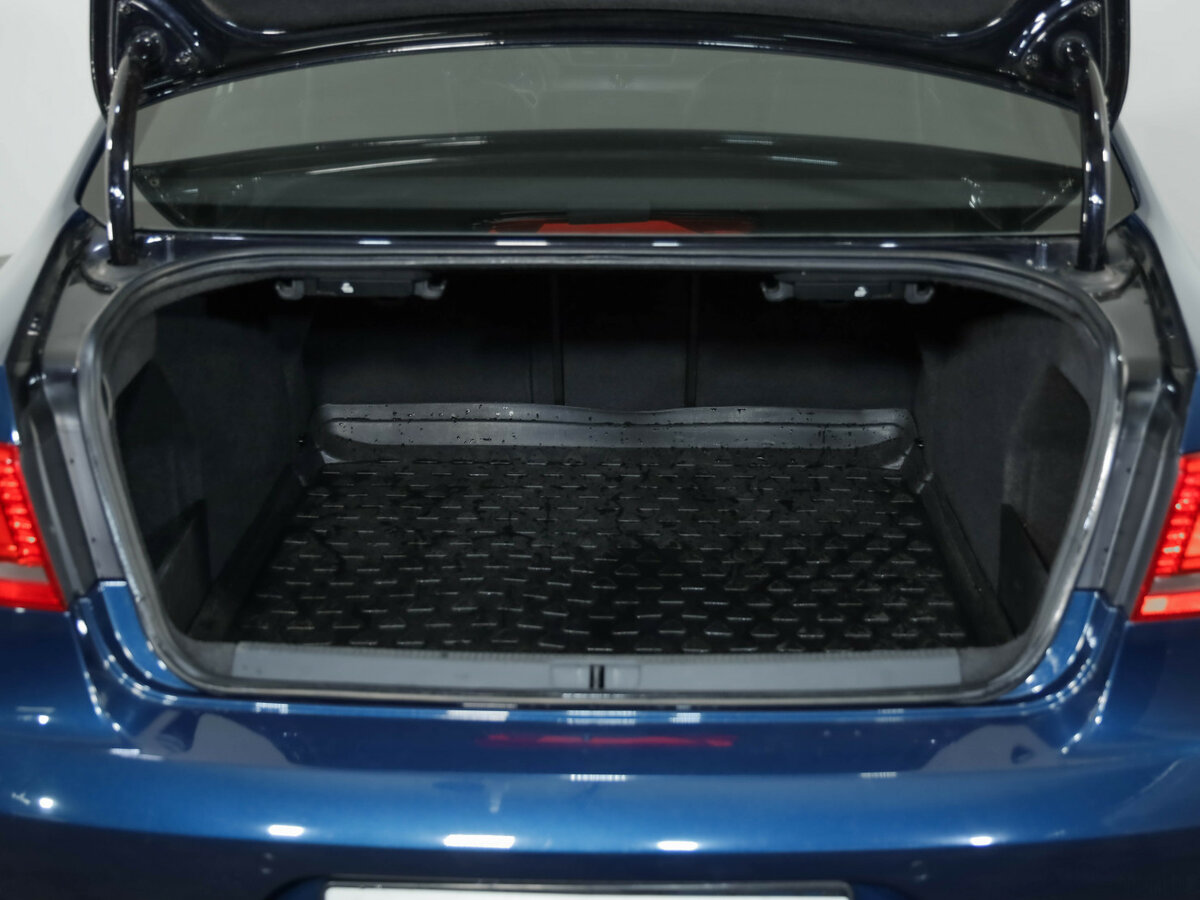 Купить Volkswagen Passat с пробегом. Фото: #33