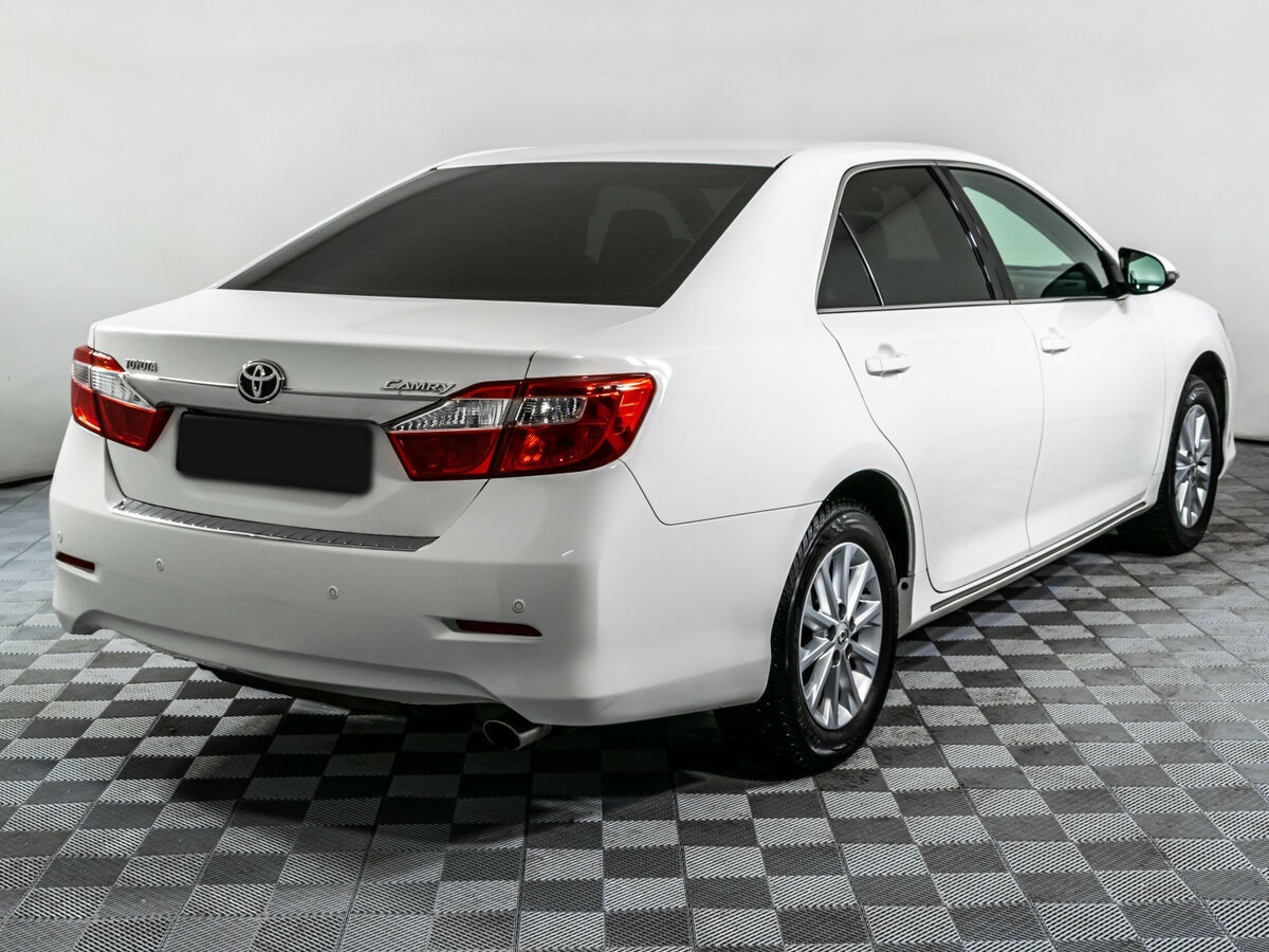 Купить Toyota Camry с пробегом. Фото: #3