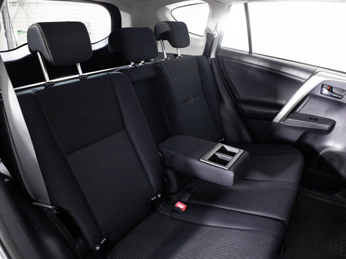 Купить Toyota RAV4 с пробегом. Фото: #13