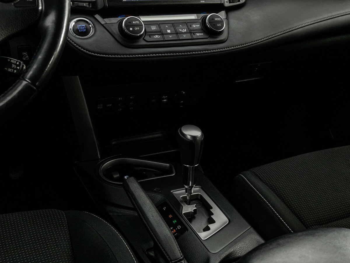 Купить Toyota RAV4 с пробегом. Фото: #10