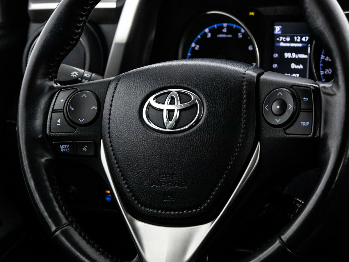 Купить Toyota RAV4 с пробегом. Фото: #8