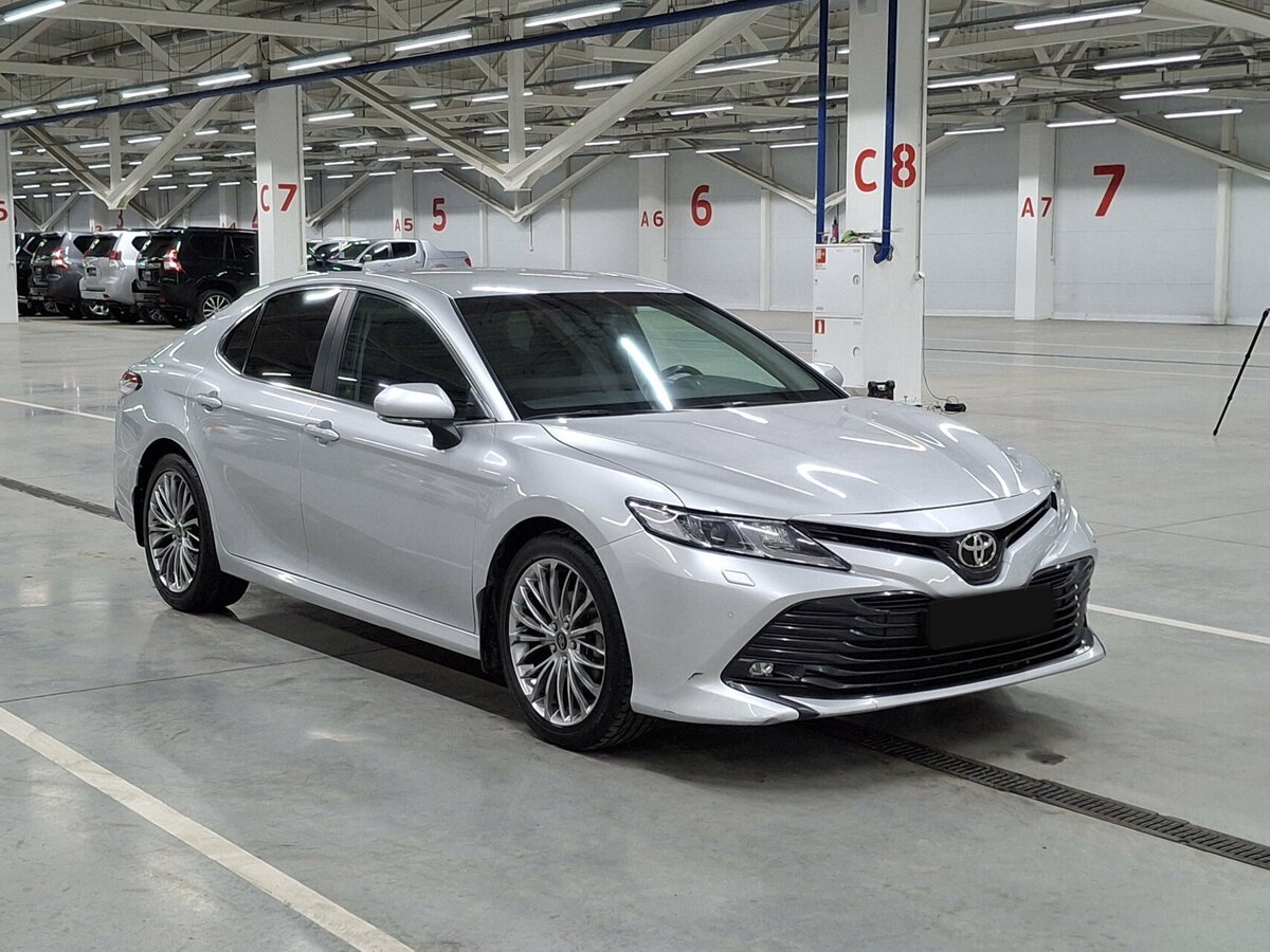 Купить Toyota Camry с пробегом. Фото: #2