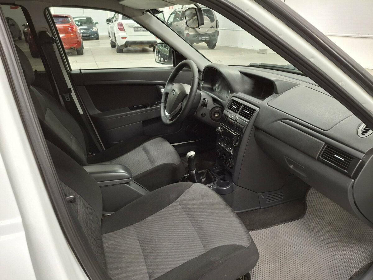 Купить Lada (ВАЗ) Priora с пробегом. Фото: #10